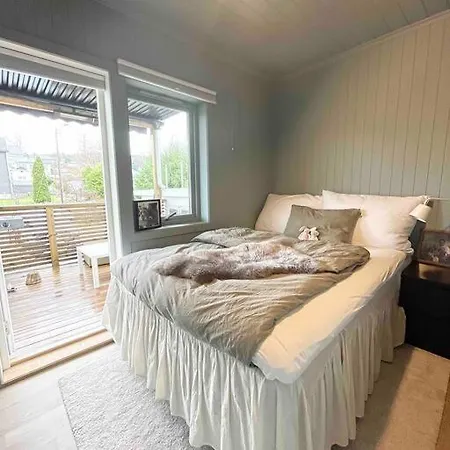 Apartment Leilighet I 1. Etasje Med Hage Og Sol Hele Dognet *
